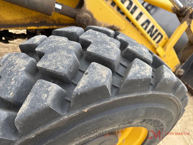 new-holland-b95c-image-14