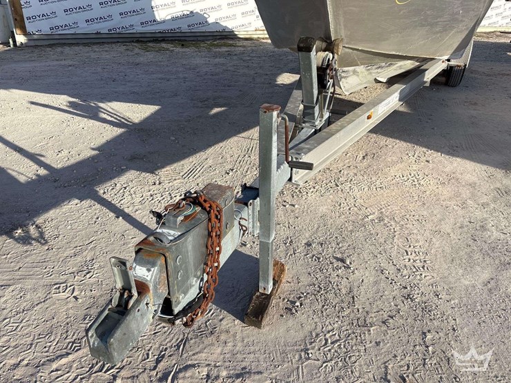 2011-armstong-marine-pilot-house-boat-w/-t/a-boat-trailer-image-56