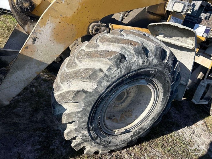 caterpillar-928g-image-21