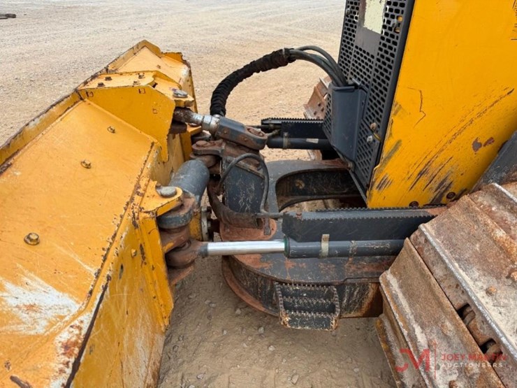 2019-deere-650k-lgp-image-5