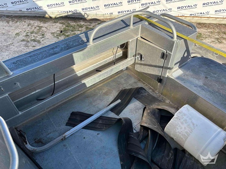 2011-armstong-marine-pilot-house-boat-w/-t/a-boat-trailer-image-32