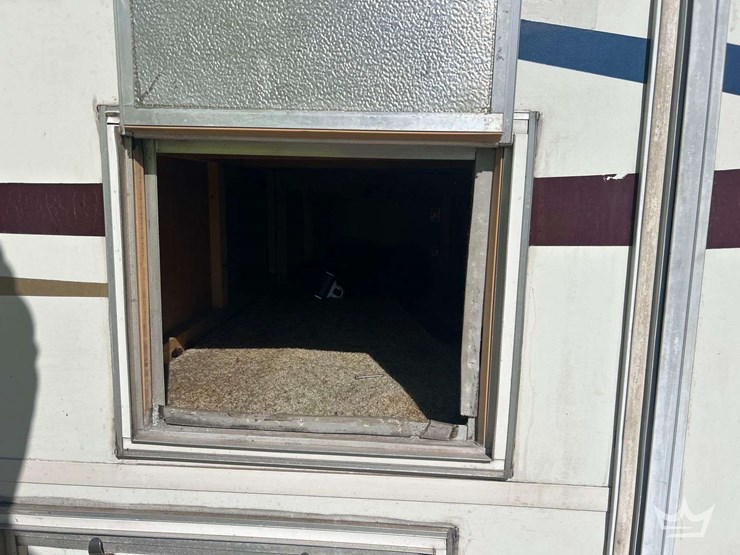 2003-coachmen-catalina-sport-220rk-class-c-motorhome-image-29