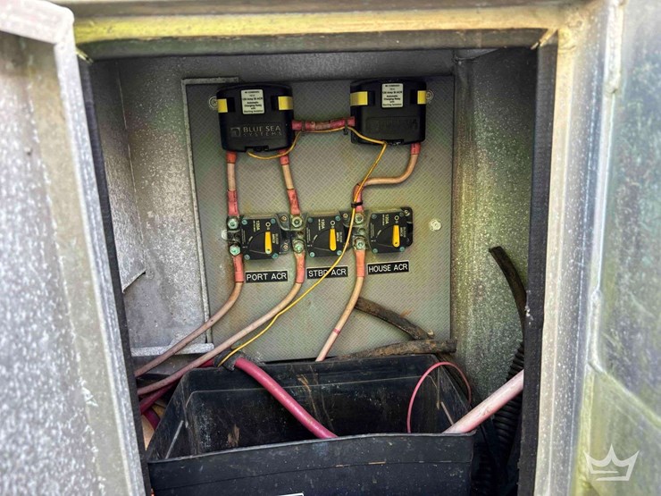 2011-armstong-marine-pilot-house-boat-w/-t/a-boat-trailer-image-36