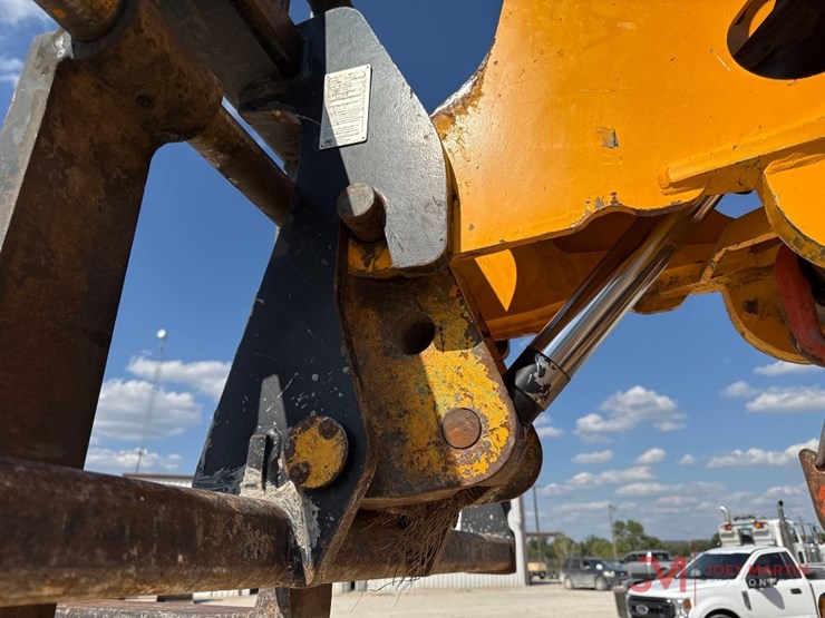 2017-jcb-510-56-image-6