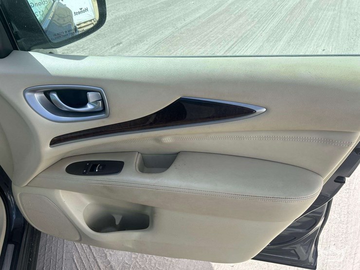 2013-infiniti-jx35-v-suv-image-24