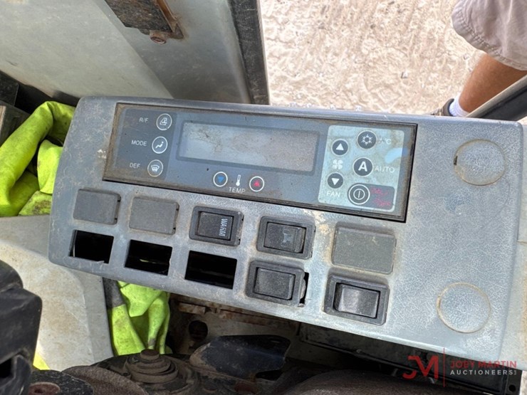 kobelco-sk210-lc-image-24