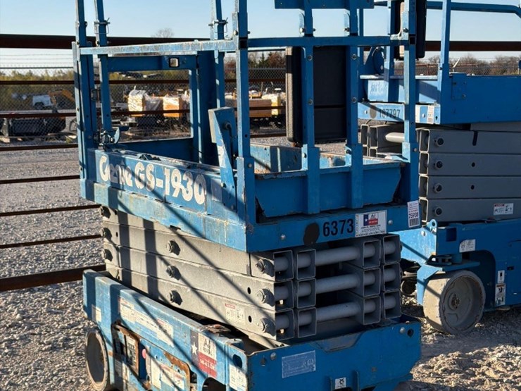 genie-gs1930-image-1