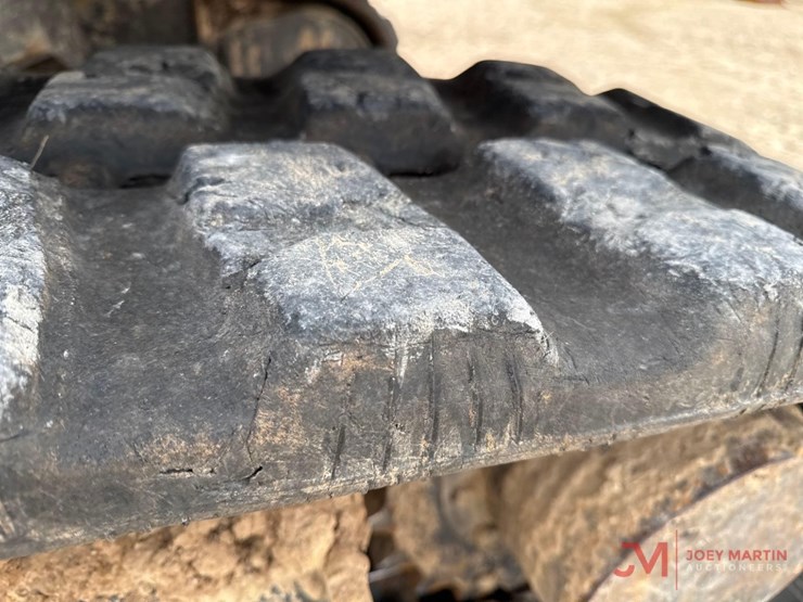 2014-case-cx57c-image-13