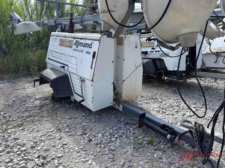 allmand-nite-lite-pro-light-tower-image-1