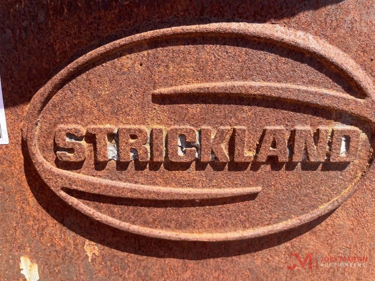 strickland-48"-smooth-excavator-bucket-w/-bolt-on-cutting-edge-image-7