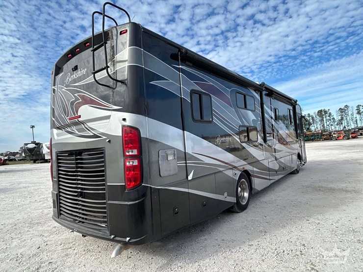 2013-freightliner-forest-river-390bh-39ft.-class-a-motorhome-image-3