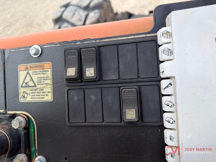 2013-sky-trak-10042-image-20