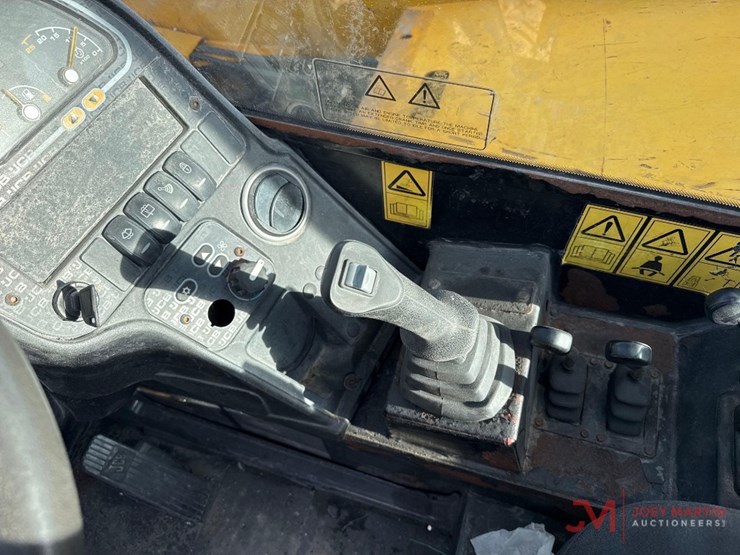 2017-jcb-510-56-image-27