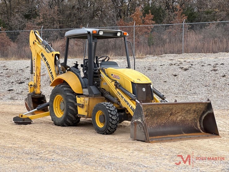 new-holland-b95c-image-1