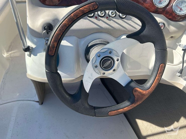 2013-tahoe-q4-boat-with-s/a-boat-trailer-image-16