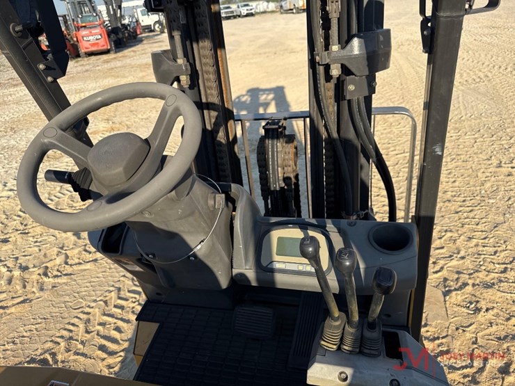 caterpillar-ec30n2-image-11