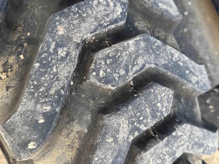 2016-genie-gs-3384-rough-terrain-scissor-lift-image-12