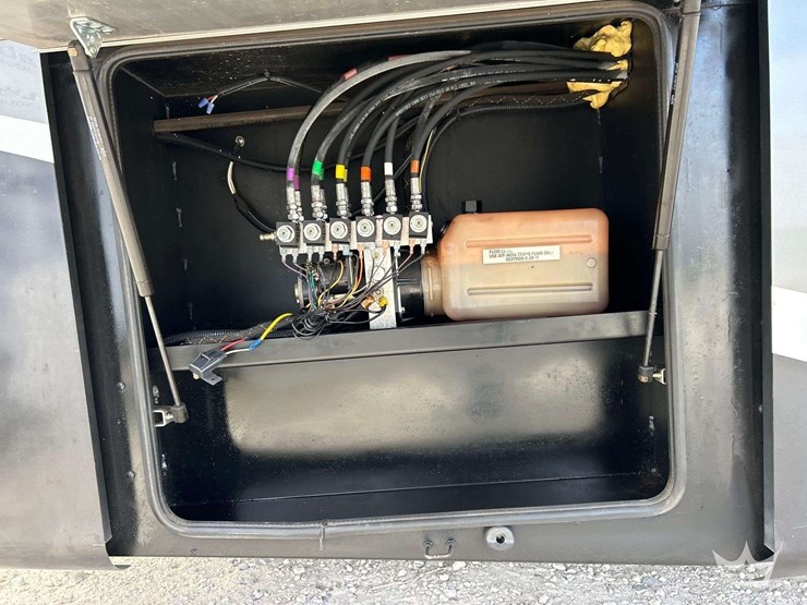 2013-freightliner-forest-river-390bh-39ft.-class-a-motorhome-image-28