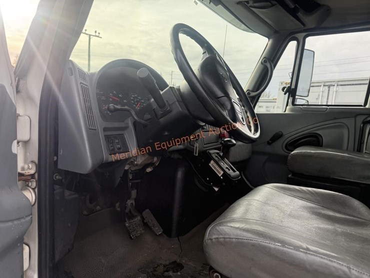 2002-international-4400lp-image-30