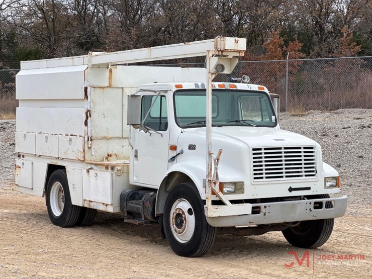 1996-international-4700-image-1