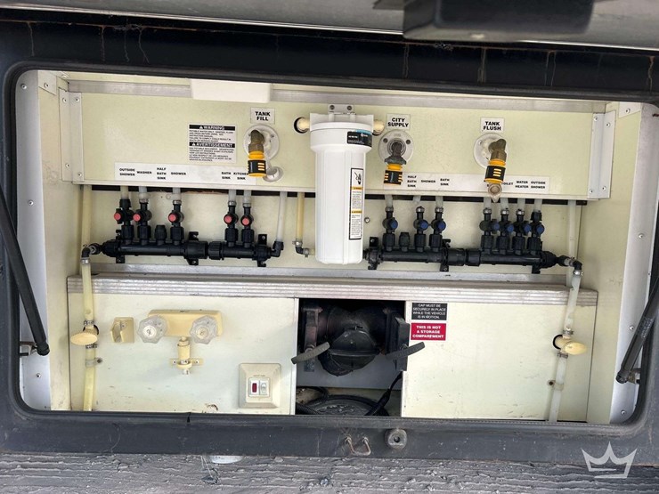 2013-freightliner-forest-river-390bh-39ft.-class-a-motorhome-image-34