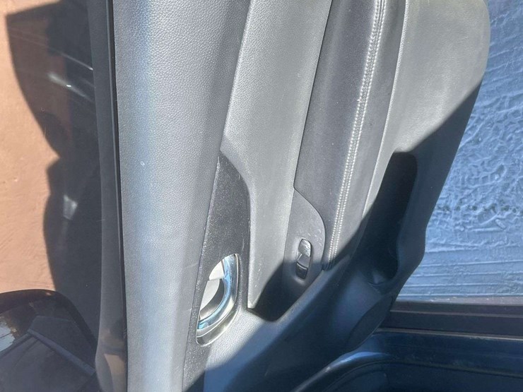 2017-nissan-rogue-image-12