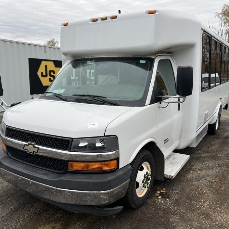 2014 Chevrolet Express Paratransit Bus