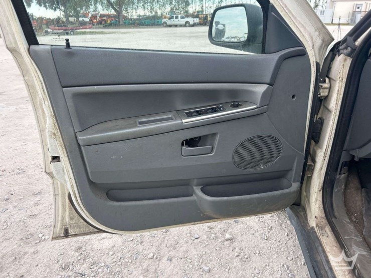 2005-jeep-grand-cherokee-image-10