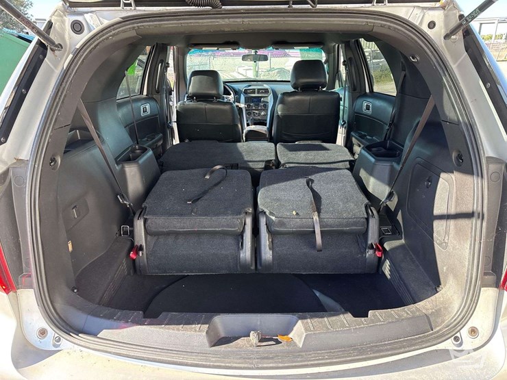 2014-ford-explorer-image-21