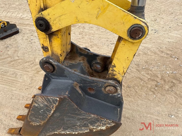 new-holland-b95c-image-10