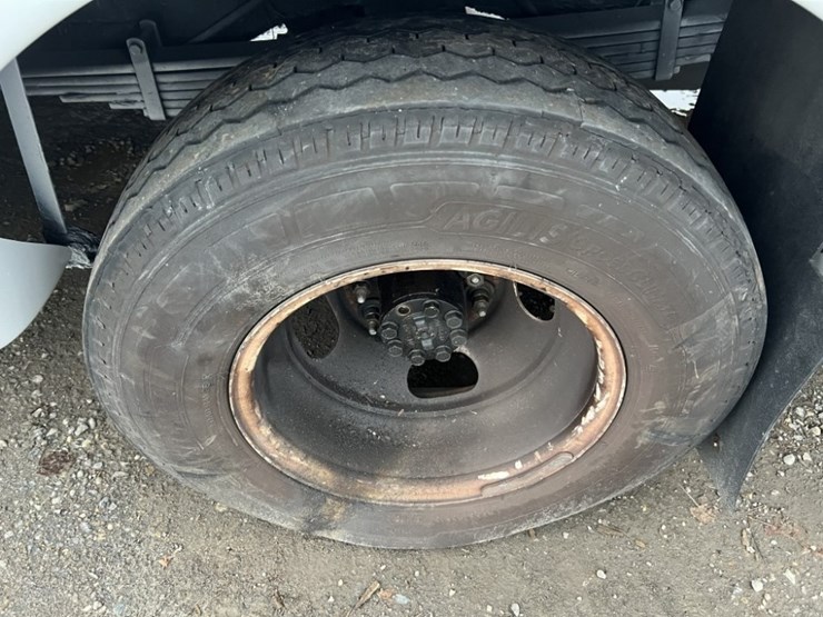 2014-chevrolet-express-paratransit-bus-image-18