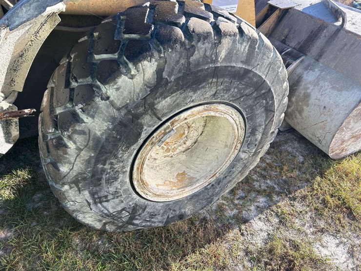 caterpillar-928g-image-19