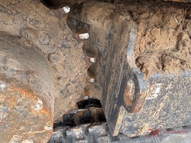 2014-case-cx57c-image-6