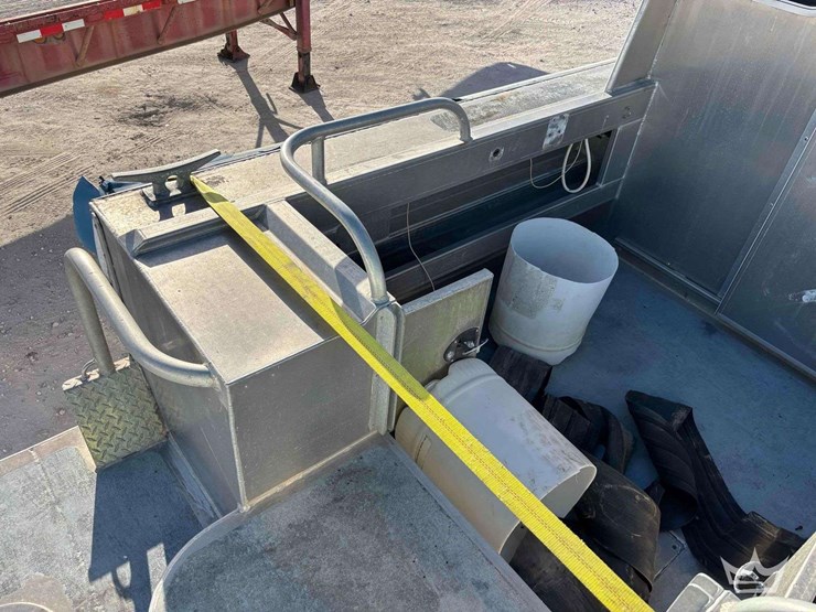 2011-armstong-marine-pilot-house-boat-w/-t/a-boat-trailer-image-26