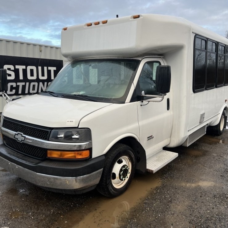 2015 Chevrolet Express Paratransit Bus