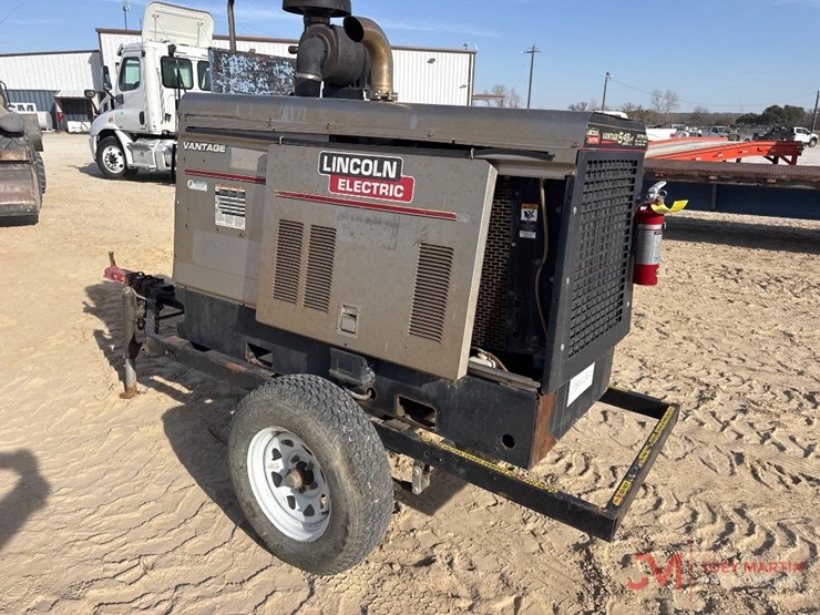 2019-lincoln-electric-vantage-549-hp-welder-/-generator-image-3