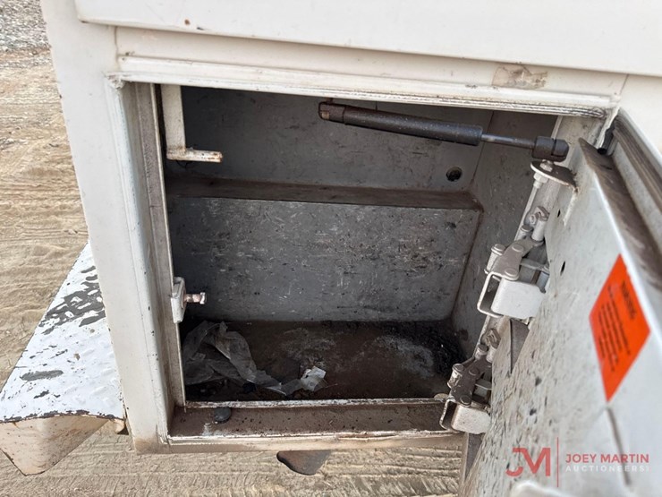 2009-ford-f250-xl-image-15