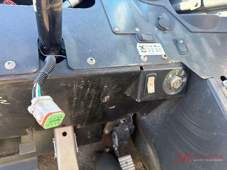 2018-genie-gth844-image-15