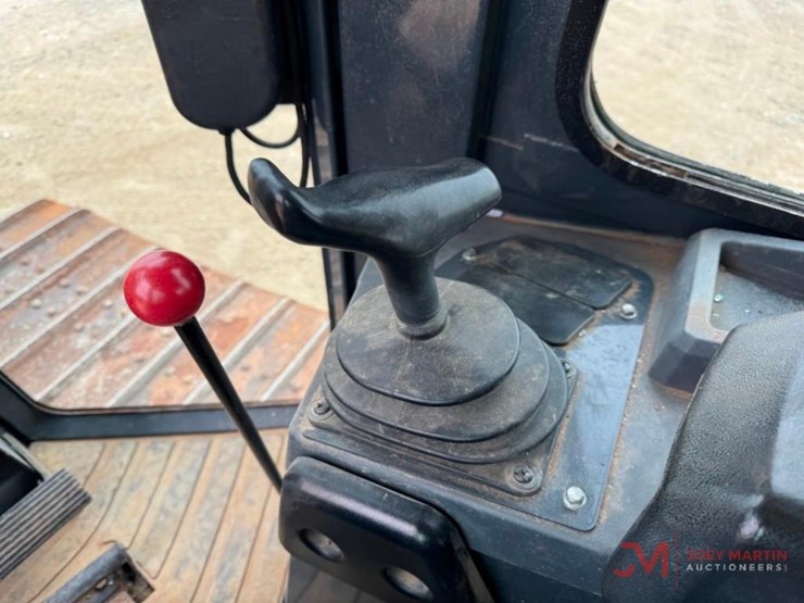 2019-deere-650k-lgp-image-19