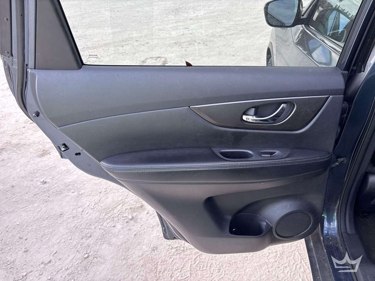 2014-nissan-rogue-image-23