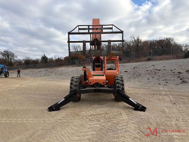 2013-sky-trak-10042-image-8