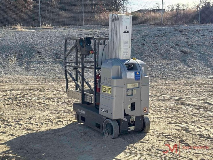 2015-jlg-20mvl-image-1