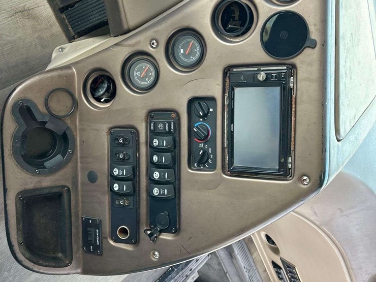 2013-freightliner-forest-river-390bh-39ft.-class-a-motorhome-image-12