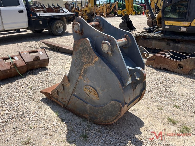 strickland-22"-excavator-tooth-bucket-w/-welded-on-sand-foot-image-3