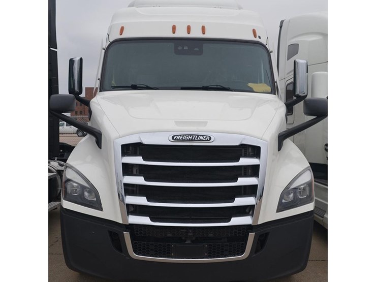 2022-freightliner-cascadia-116-image-1