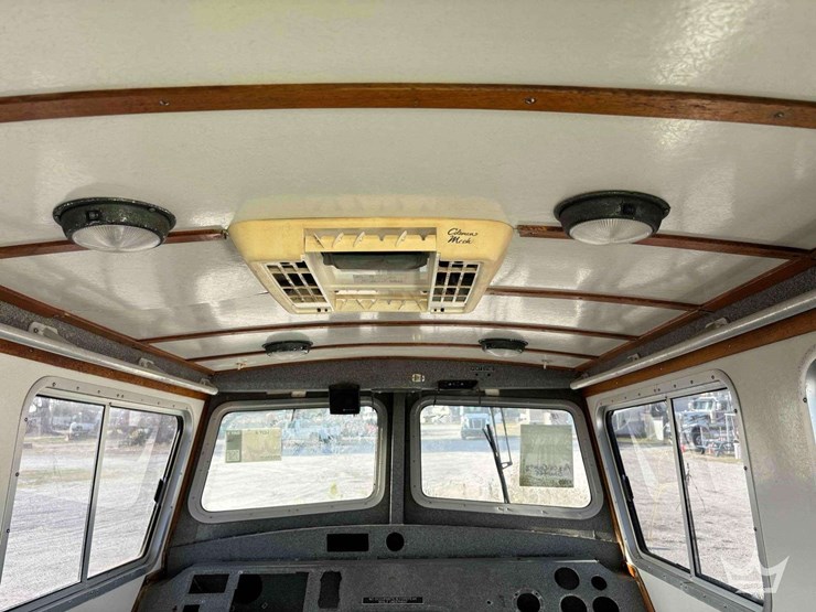 2011-armstong-marine-pilot-house-boat-w/-t/a-boat-trailer-image-35