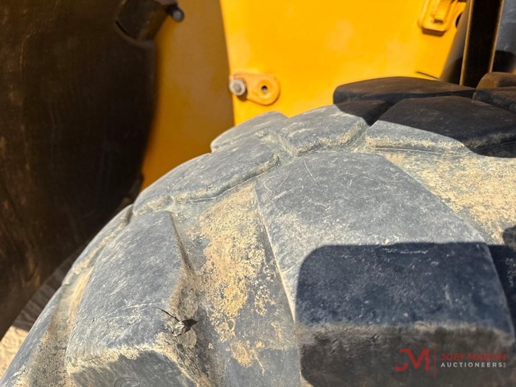 2017-jcb-510-56-image-11