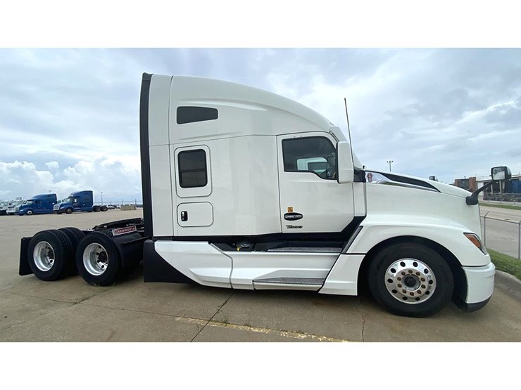 2021-kenworth-t680-image-2