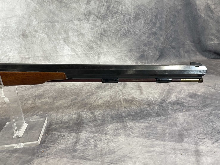 #1201-•-thompson-center,-.54-cal-muzzleloader,-sn:-10143,-(neenah,-wi)-image-5