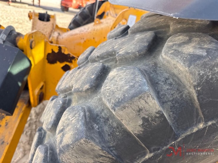 2017-jcb-510-56-image-11